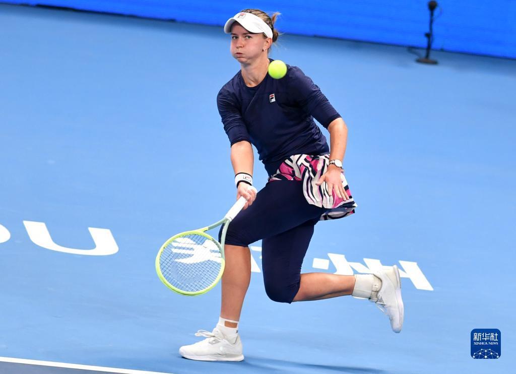 的表现尤为 的表现尤为